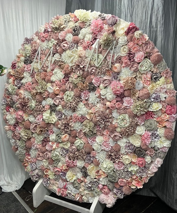 Secondhand Round Flower Wall Backdrop For Sale