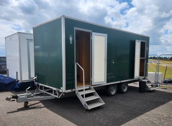 Secondhand 4+2 Toilet Trailer Peagreen For Sale