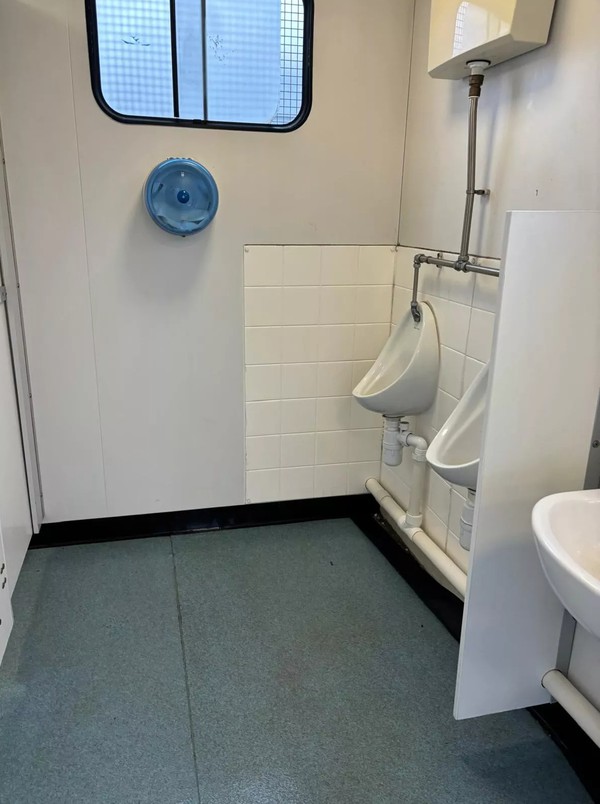 Used 4+1 Portakabin Toilet Block