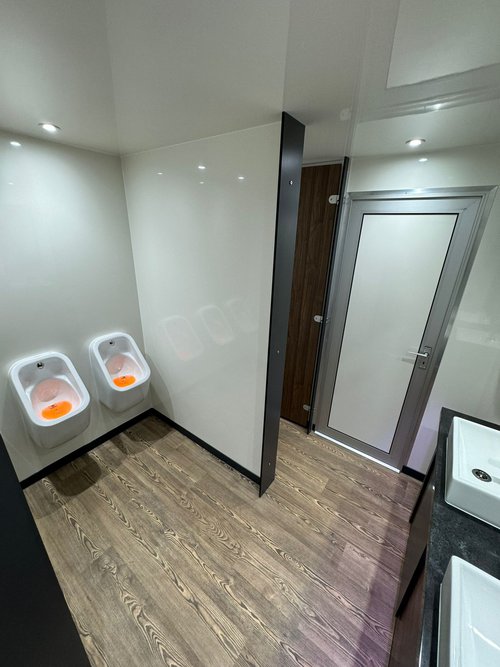 Almost New Luxury 3+1 Toilet trailer Almost New Luxury 3+1 Toilet trailer