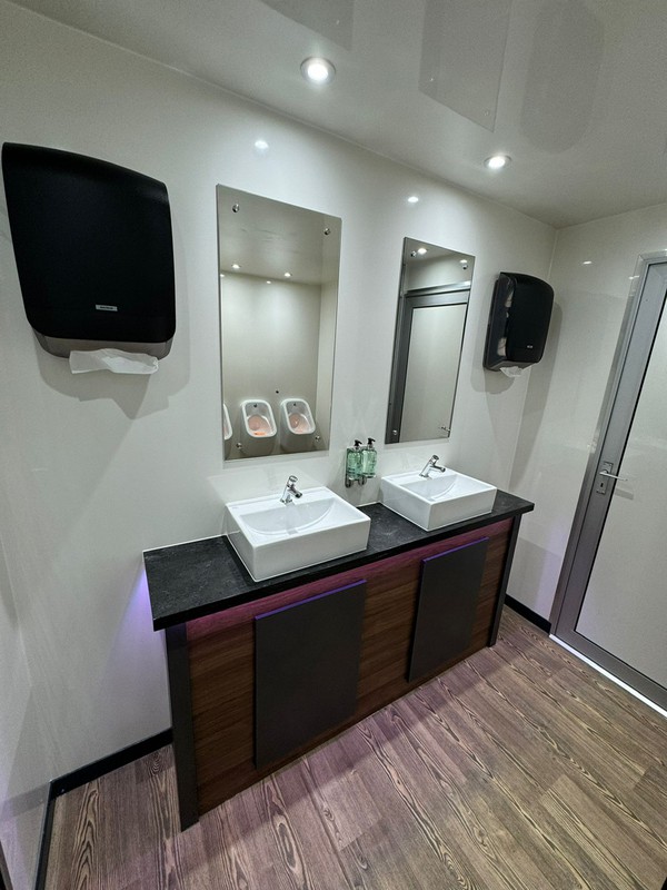 Luxury 3+1 Toilet trailer