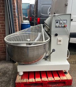 Secondhand Used Gecoma Wishbone 140kg Mixer For Sale