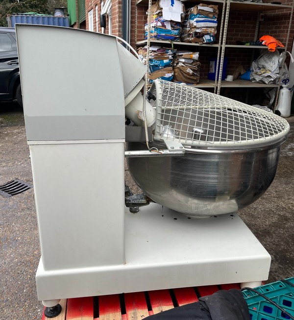 Secondhand Gecoma Wishbone 140kg Mixer For Sale