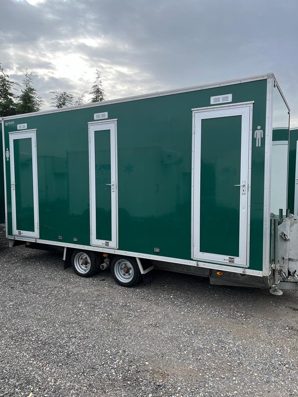 Secondhand 2+1 Luxury Toilet Trailer For Sale