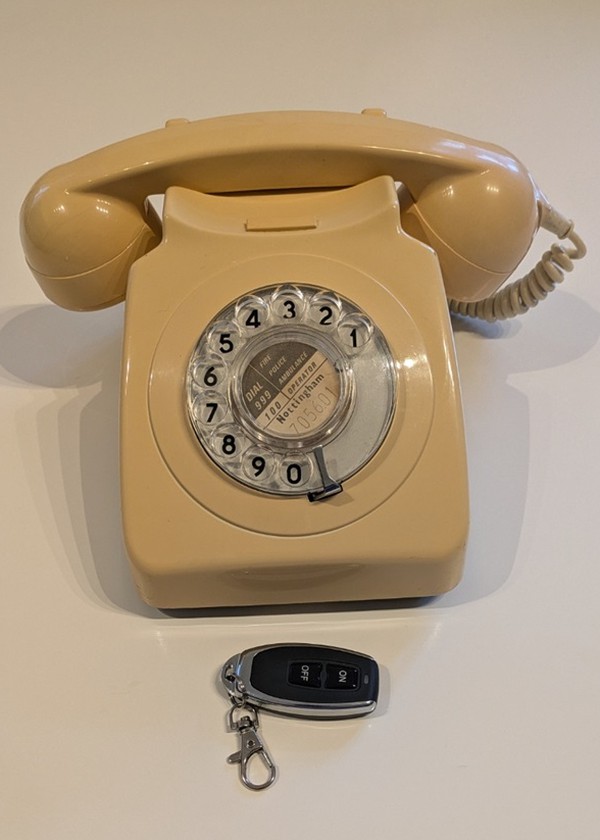 Remote Controlled Ringing Stage Prop Phone For Sale