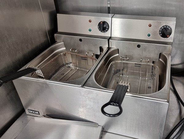 Secondhand Lincat Double Fryer LDF2