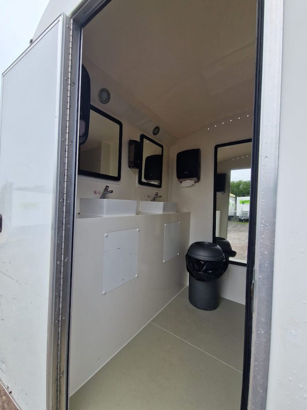 2+1 Recirculating Toilet Trailer (including custom skirt) 3