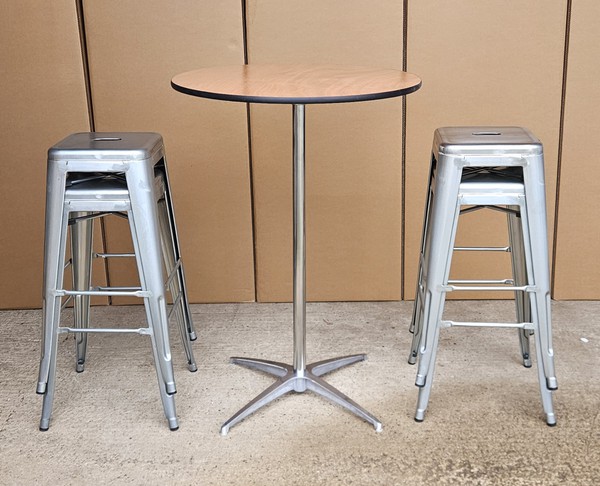 New Poseur Table Silver Bar Stools For Sale