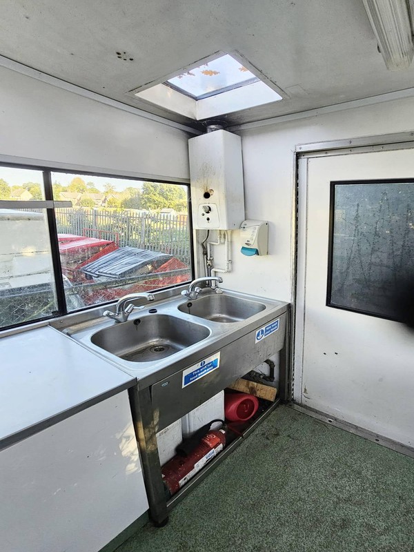 Secondhand Location Catering Lorry Kitchen For Sale