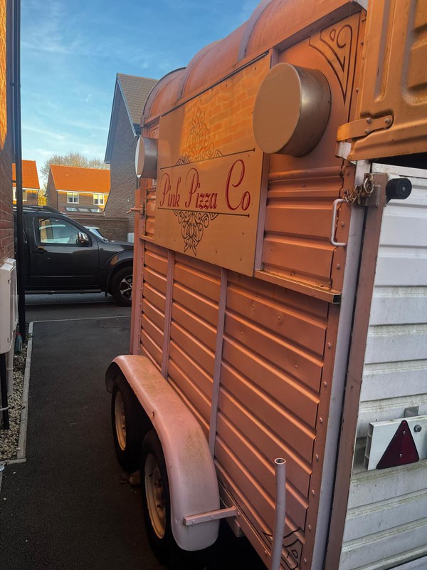 Pink Horse box pizza business