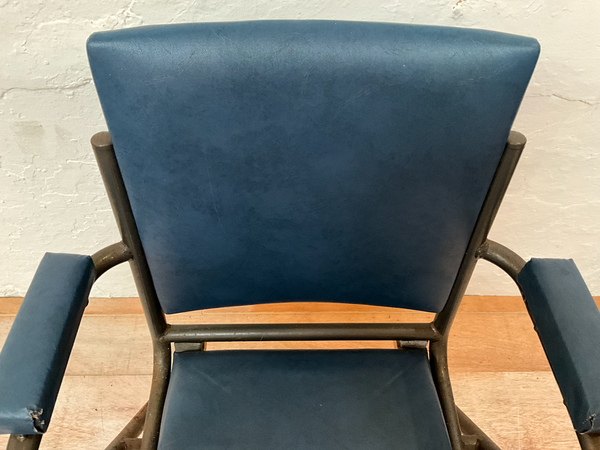 Secondhand Stackable Vintage Theatre-Style Chairs For Sale