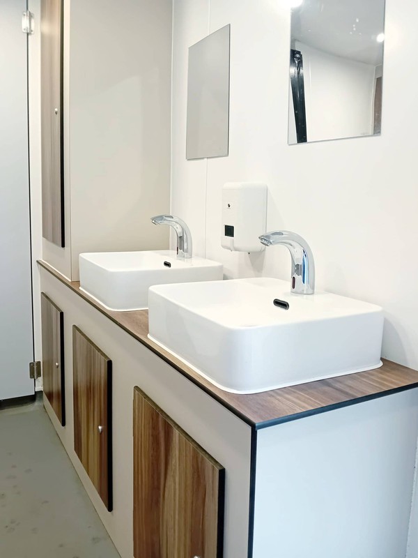 Toilet trailer vanity unit