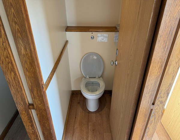 Secondhand Toilet Trailer For Weddings For Sale