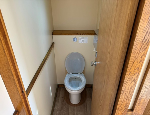 Secondhand Used 3+1 Luxury Toilet Trailer