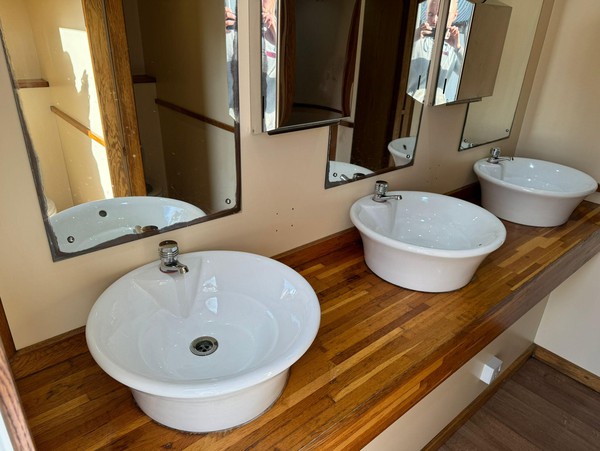 Used 3+1 Luxury Toilet Trailer