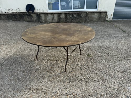 Round tables for sale Round tables for sale