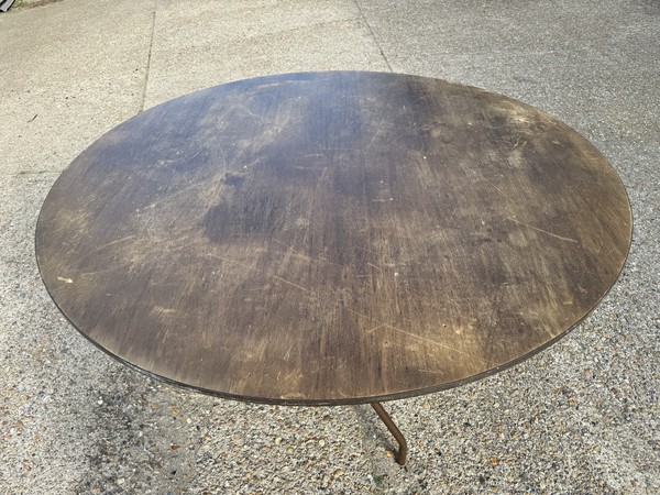 5Ft 6" round tables for sale