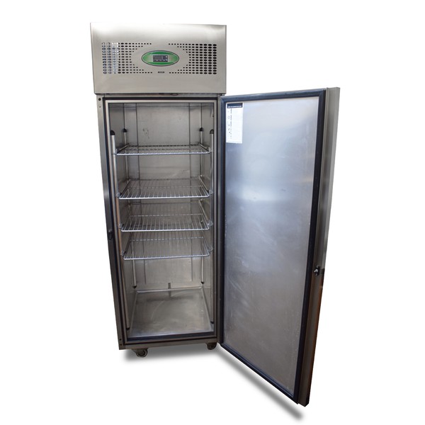 Single door upright commercial fridge