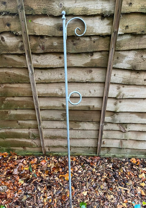 Secondhand 68x Decorative Metal Stakes