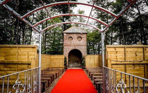 Secondhand Used 2x Decorative Metal Arches For Sale Secondhand Used 2x Decorative Metal Arches For Sale