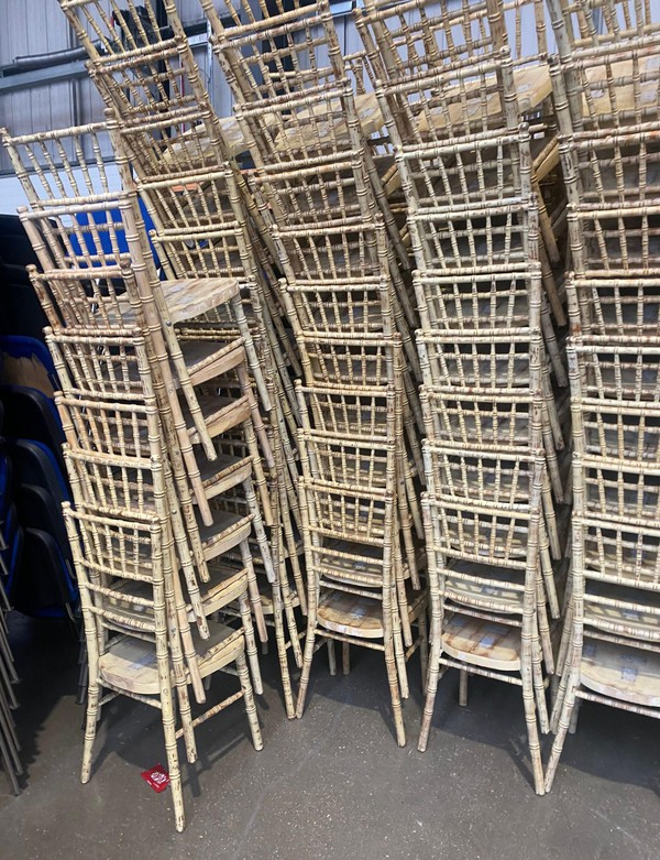 Secondhand 250x Chiavari Chairs For Sale