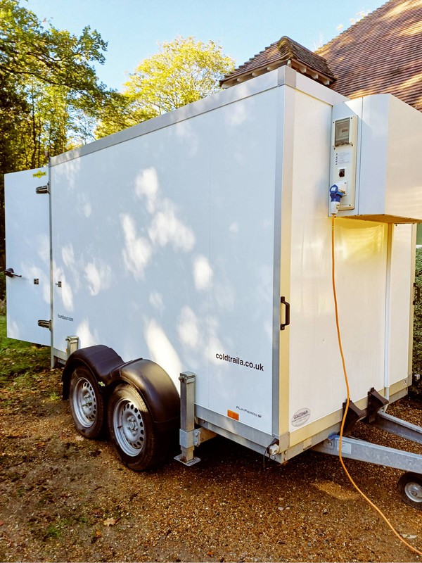 Twin wheel fridge trailer for sale