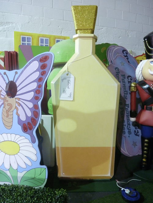 Secondhand Giant Drink Me Bottle For Sale Secondhand Giant Drink Me Bottle For Sale