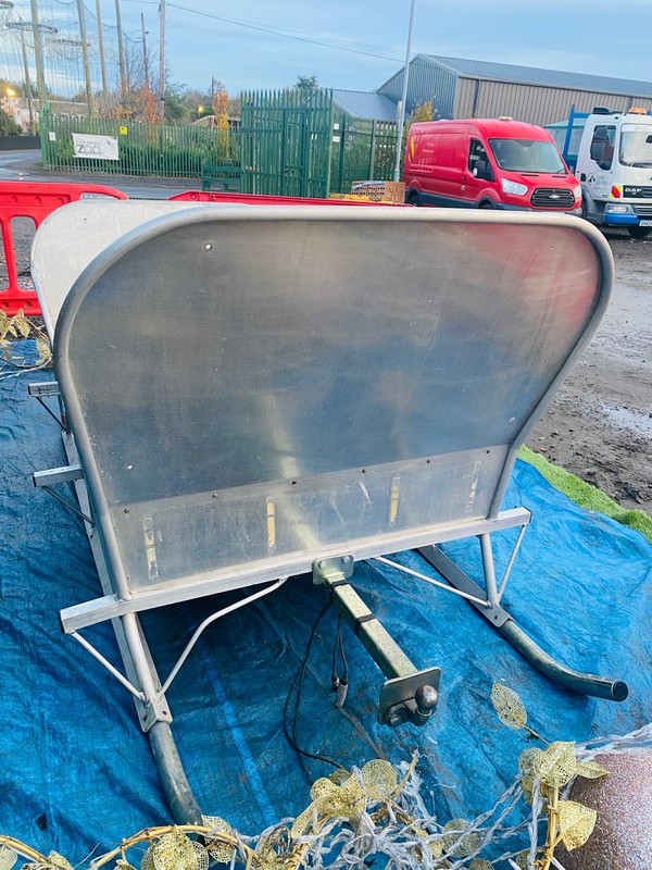 Secondhand Full Size Santa Sleigh with Tow For Sale