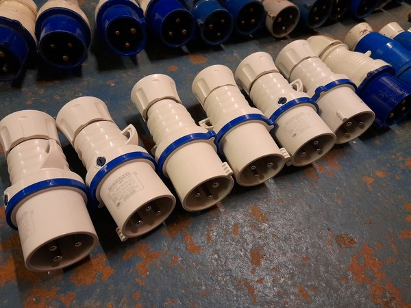 Secondhand Used 32A Connectors Plugs and Sockets For Sale