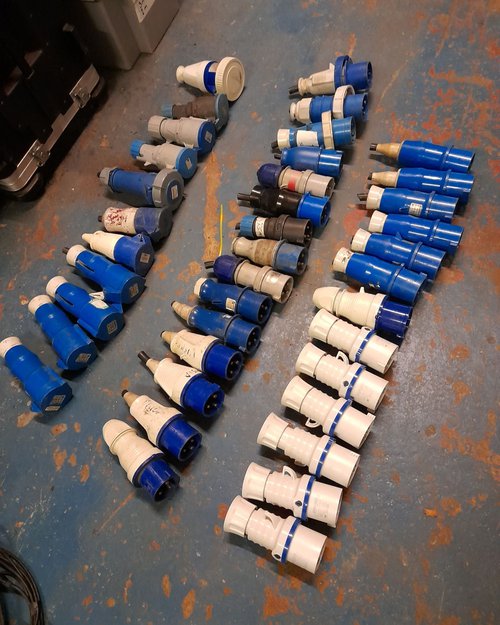 Secondhand Used 32A Connectors Plugs and Sockets For Sale Secondhand Used 32A Connectors Plugs and Sockets For Sale