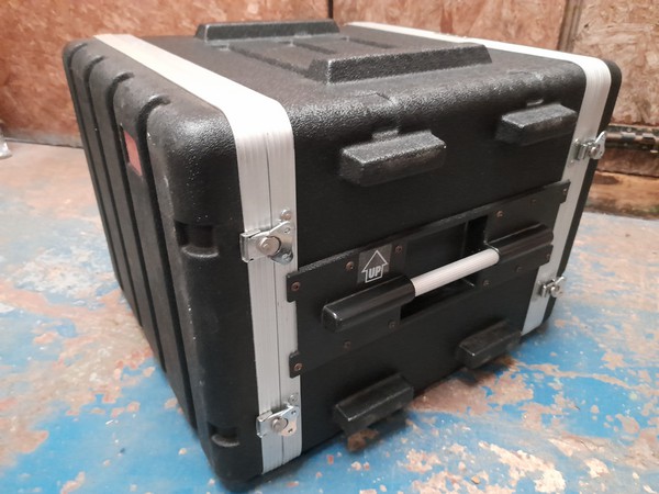 Secondhand 8u ABS Rack Flight Cases Excellent Condition Lift Off Front and Rear Lids For Sale