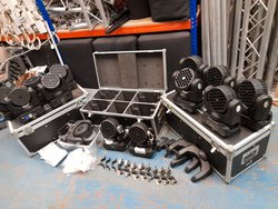 Secondhand Moving Head Wash Lights 4way Flight Cases For Sale