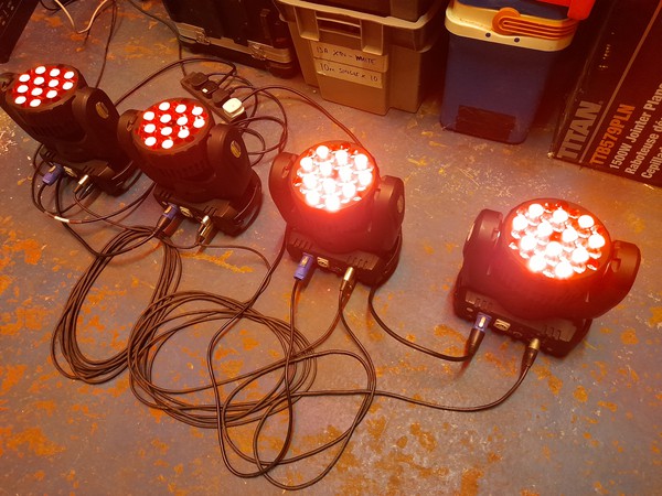 Secondhand Moving Head Wash Lights 4way Flight Cases For Sale