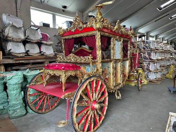 baroque wedding carriage