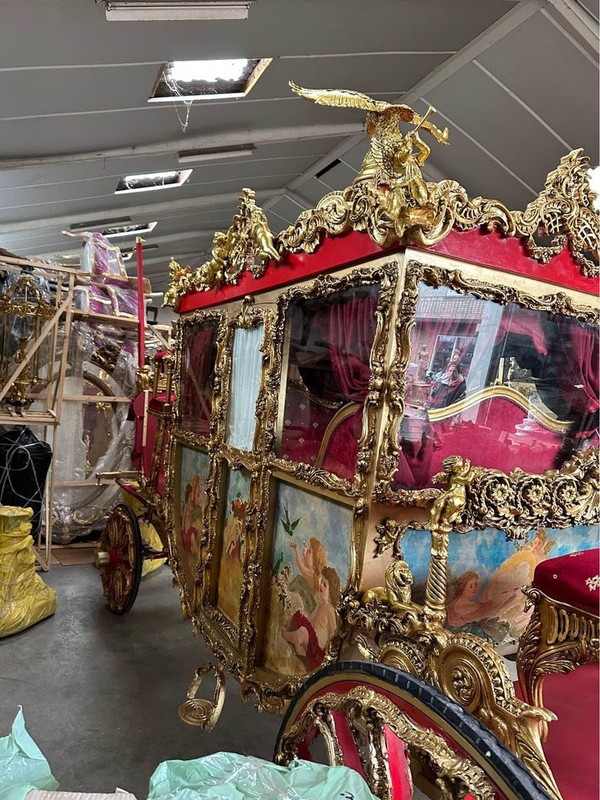 Gold and Red Baroque carriage