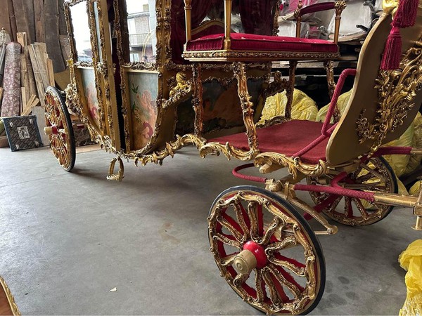 Horse drawn wedding carriage for sale