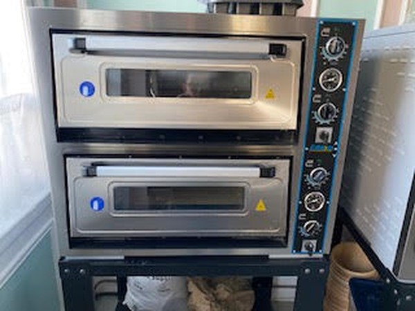 Adexa pizza oven pf6262 including stand for sale