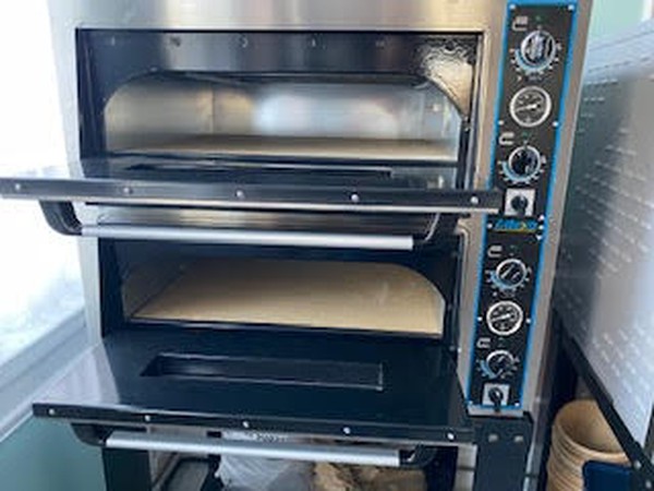 Buy Used Adexa pizza oven pf6262 including stand