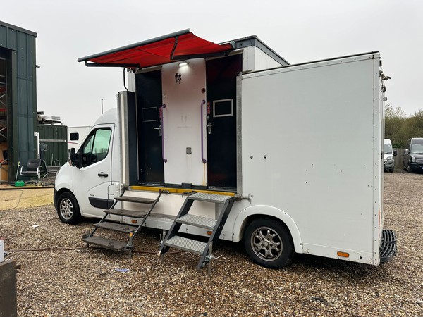 1+1 Mobile toilet van