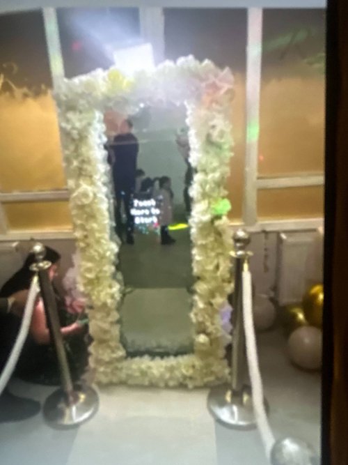 Magic mirror wedding photo business Magic mirror wedding photo business