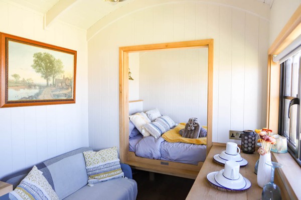 Luxury Greendown Shepherd's Hut (2 Years Old)