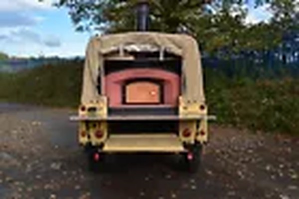 Land Rover Mobile Pizza Oven