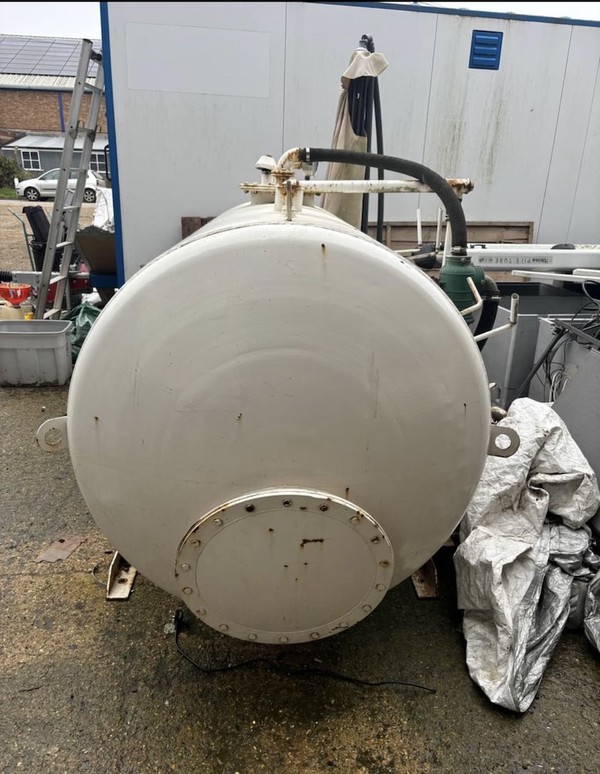 Vacuum Tank