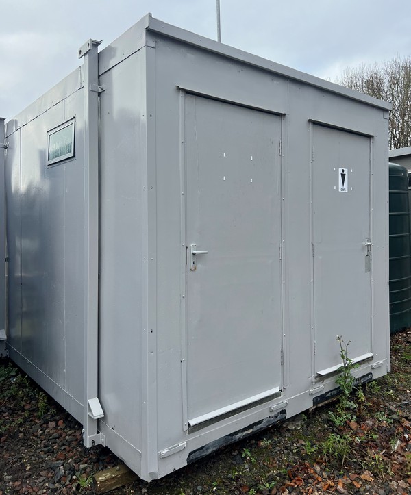 Used 2+1 Jackleg Toilet Block For Sale