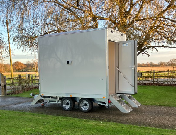 Amet 4 Bay Luxury Toilet Trailer