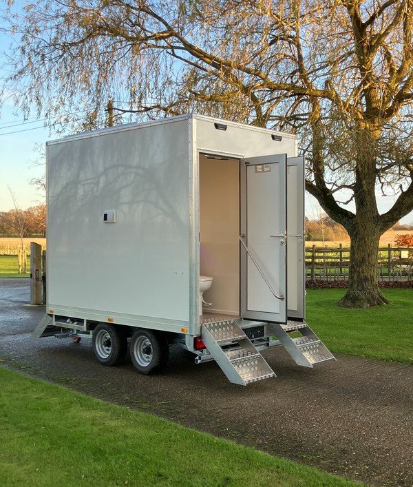 Amet 4 Bay Luxury Toilet Trailer For Sale