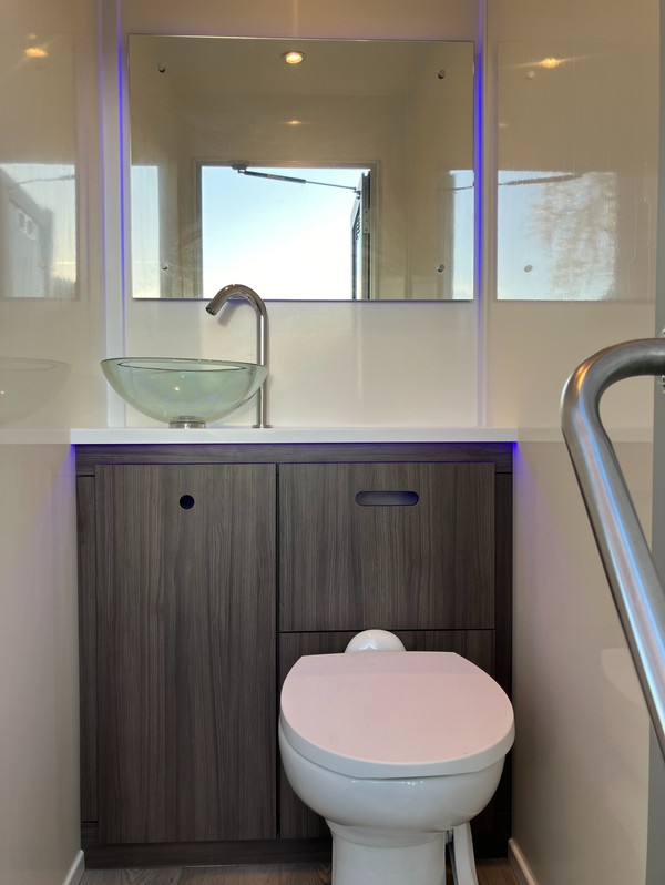 New Amet 4 Bay Luxury Toilet Trailer