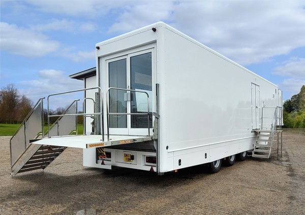 Secondhand Titan 57 13.6 m Single Gullwing Production Exhibition Marketing Trailer For Sale