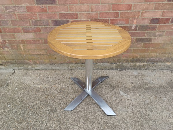 Secondhand Round Flip Top Outdoor Table For Sale