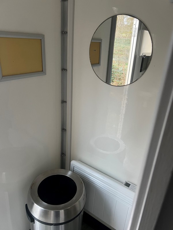 Secondhand 4+2 Toilet Trailer